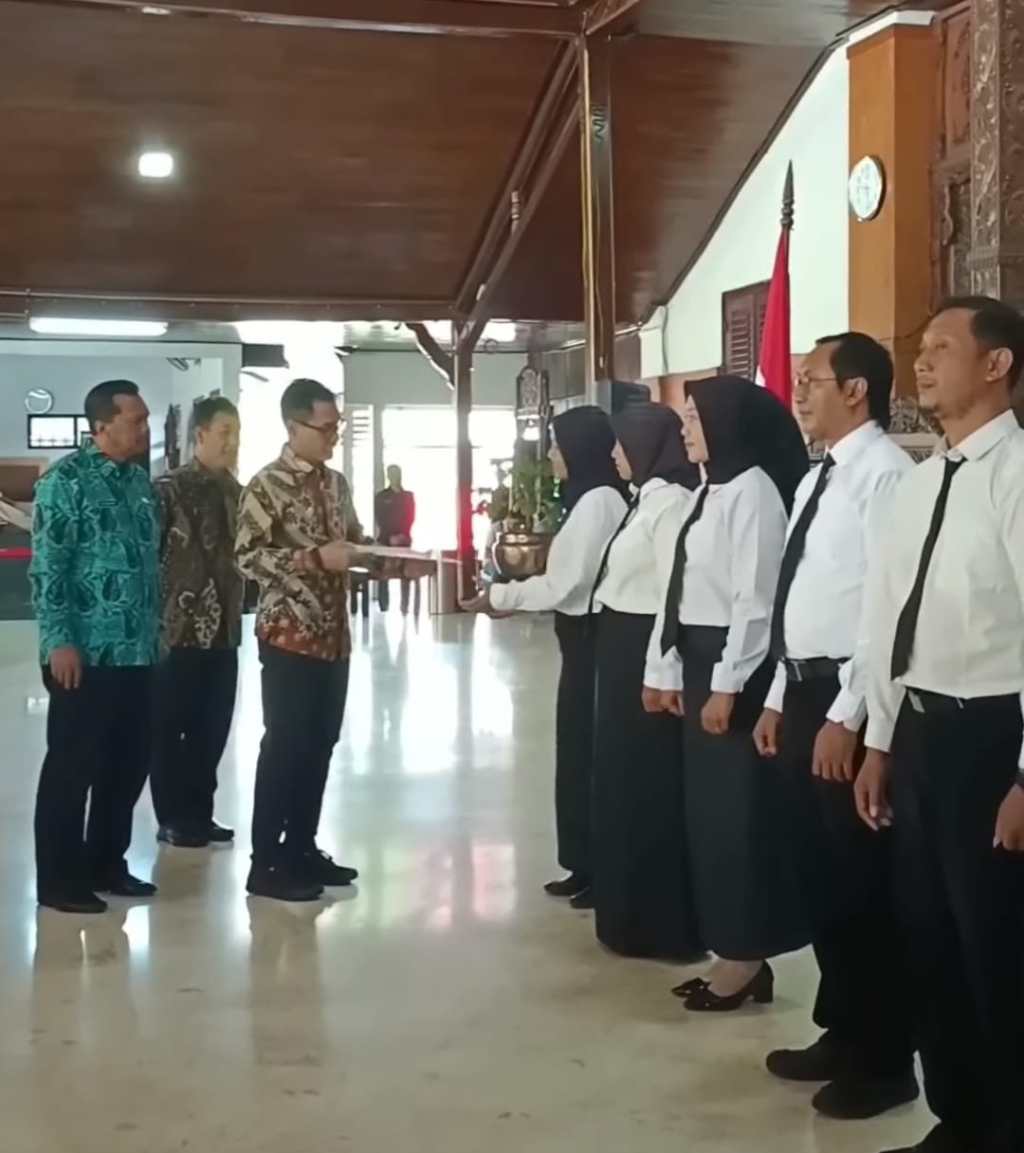 Sebanyak 304 PPPK Terima Petikan Keputusan Pengangkatan dari Pj. Bupati&nbsp;Tulungagung