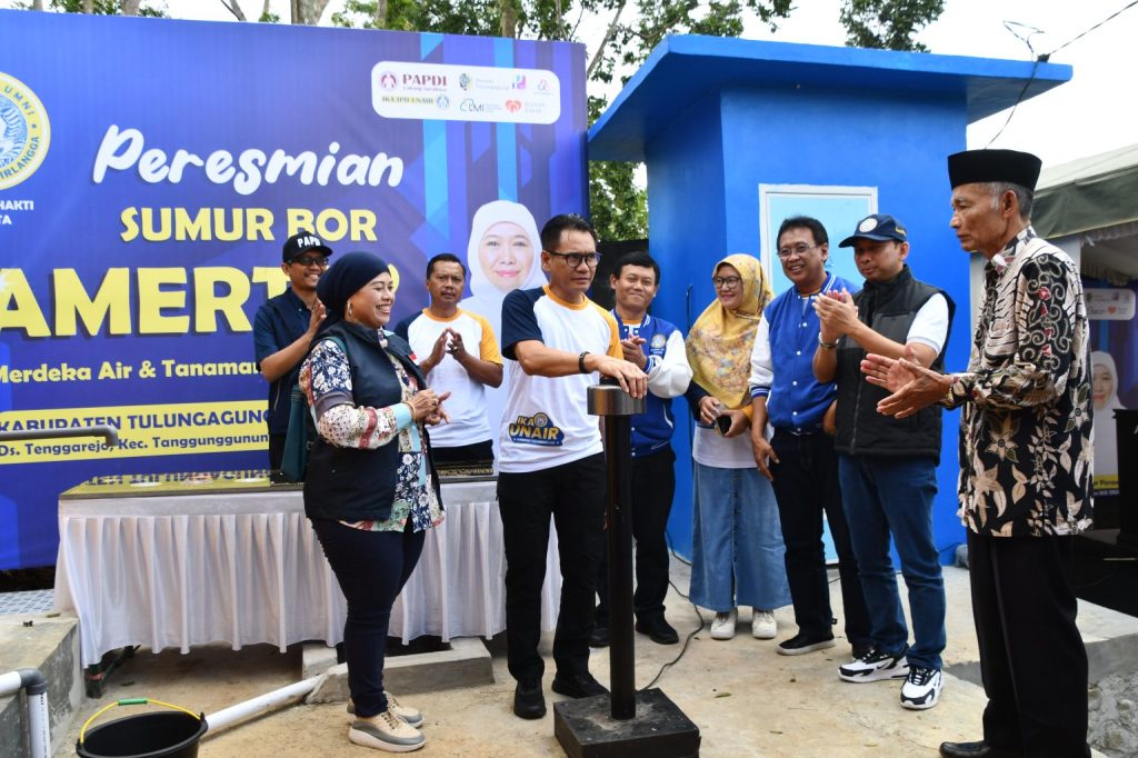 Pj Bupati Tulungagung Meresmikan Sumur Bor “AMERTA” (Aksi Merdeka Air dan Tanaman untuk Alam), Kepada Warga Desa Tenggarejo Tanggunggunung&nbsp;Tulungagung,