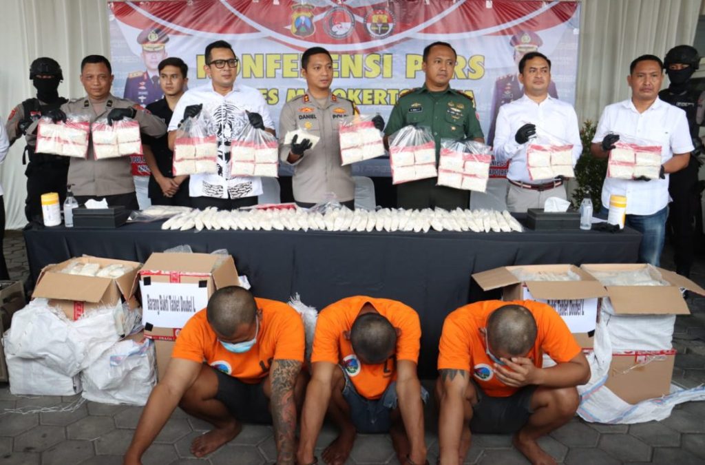 Polres Mojokerto Amankan Satu Juta Pil Dobel L Senilai Tiga Miliar Rupiah 