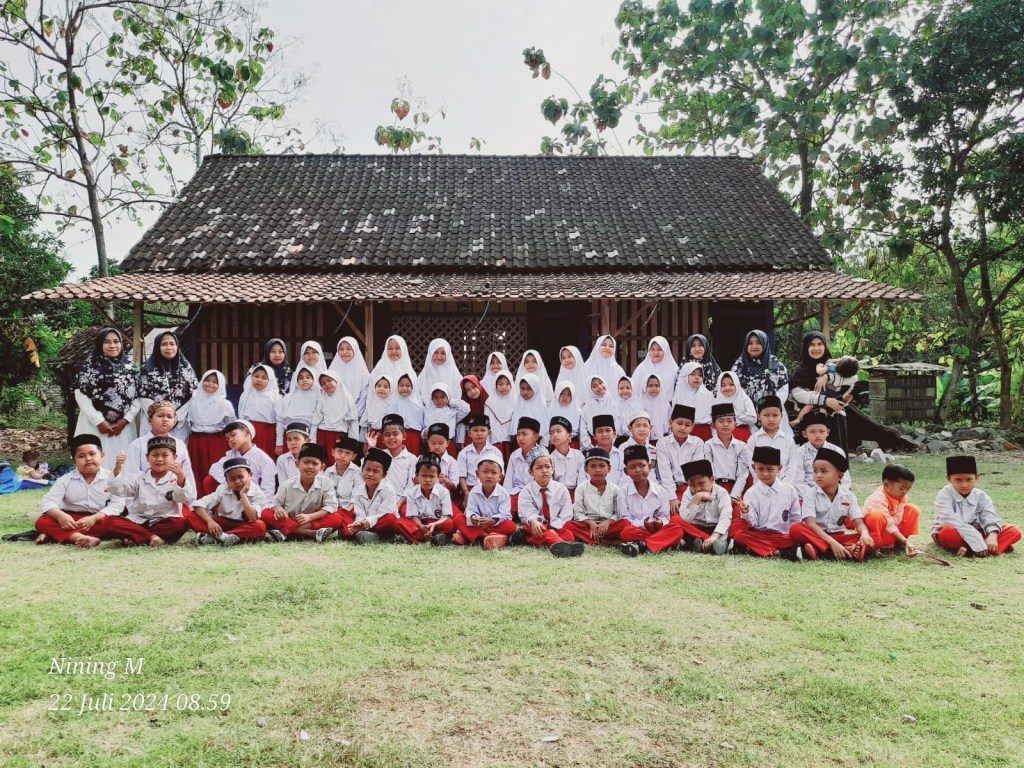 Dibalik Kesederhanaan, Sekolah Al Haromain Bladeg, Luhurkan Budi Pekerti Generasi&nbsp;Muda